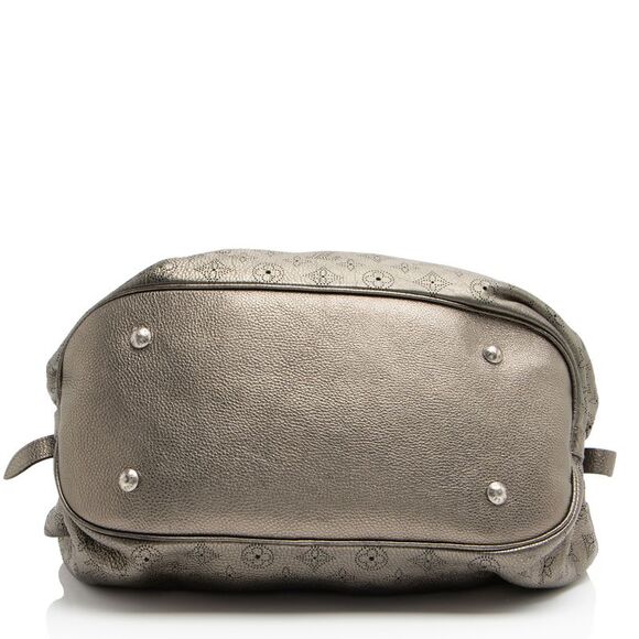 Louis Vuitton Metallic Mahina Leather XL Hobo - Picture 4 of 15